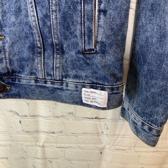 Adam Levine Acid Wash Jean Jacket Size Medium - Picture 3 of 5